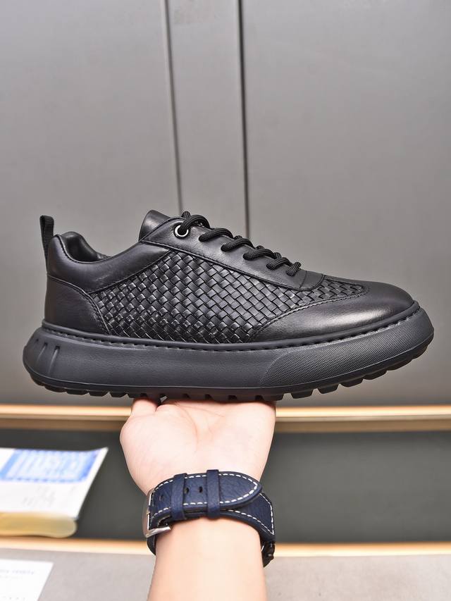 精品系列 Botteg* Venet* 高端精品 Size：38-44 45定做 Bv新品，头层牛皮人工编织经典风格与当代时尚气质和谐交融，橡胶鞋底轻便灵活,水